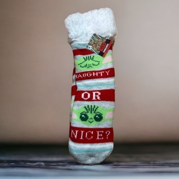 Star Wars Slipper Socks Plush NWT Yoda The Child Christmas Women’s Disney - Picture 1 of 5
